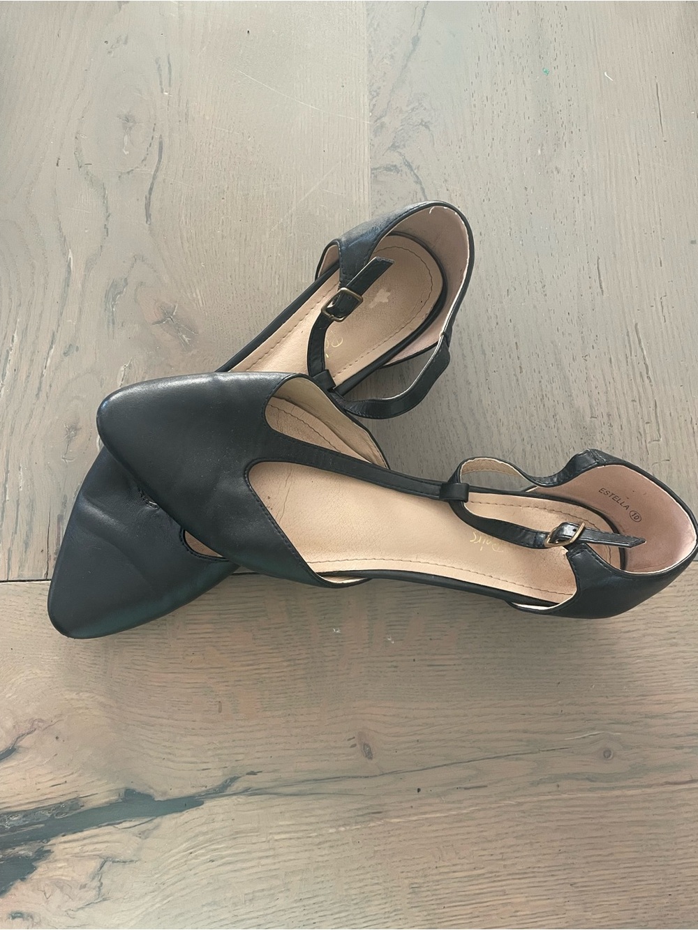 Dream Pairs Black Pointed T-Strap Flats